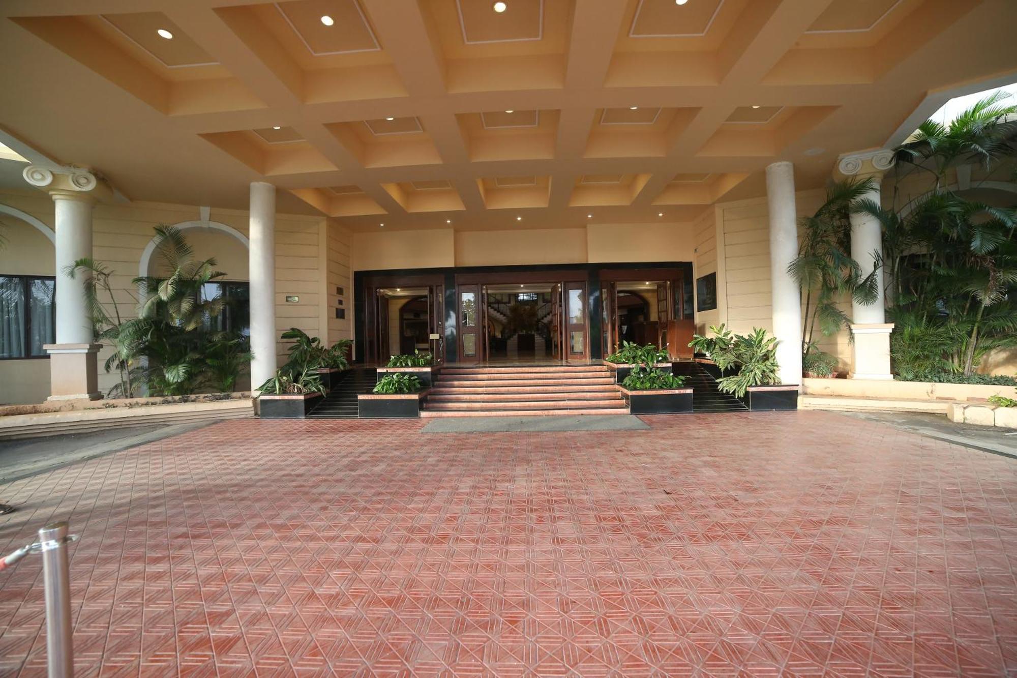 The Lagoona Resort Лонавала Экстерьер фото