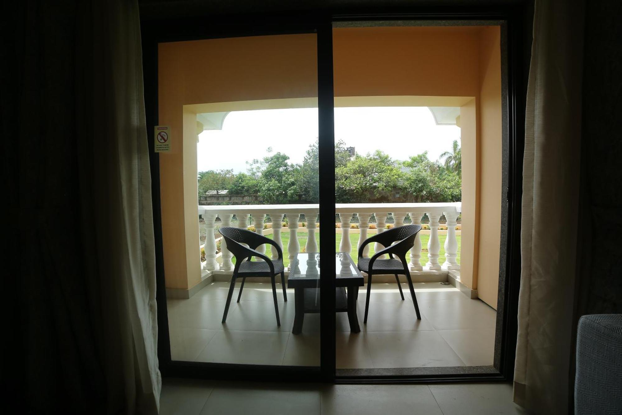 The Lagoona Resort Лонавала Экстерьер фото